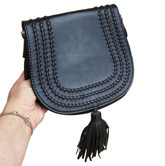 Urban Expressions Handbags - Urban Black Vegan Crossbody Clutch Saddle Bag Chain Strap Whipstitch Purse